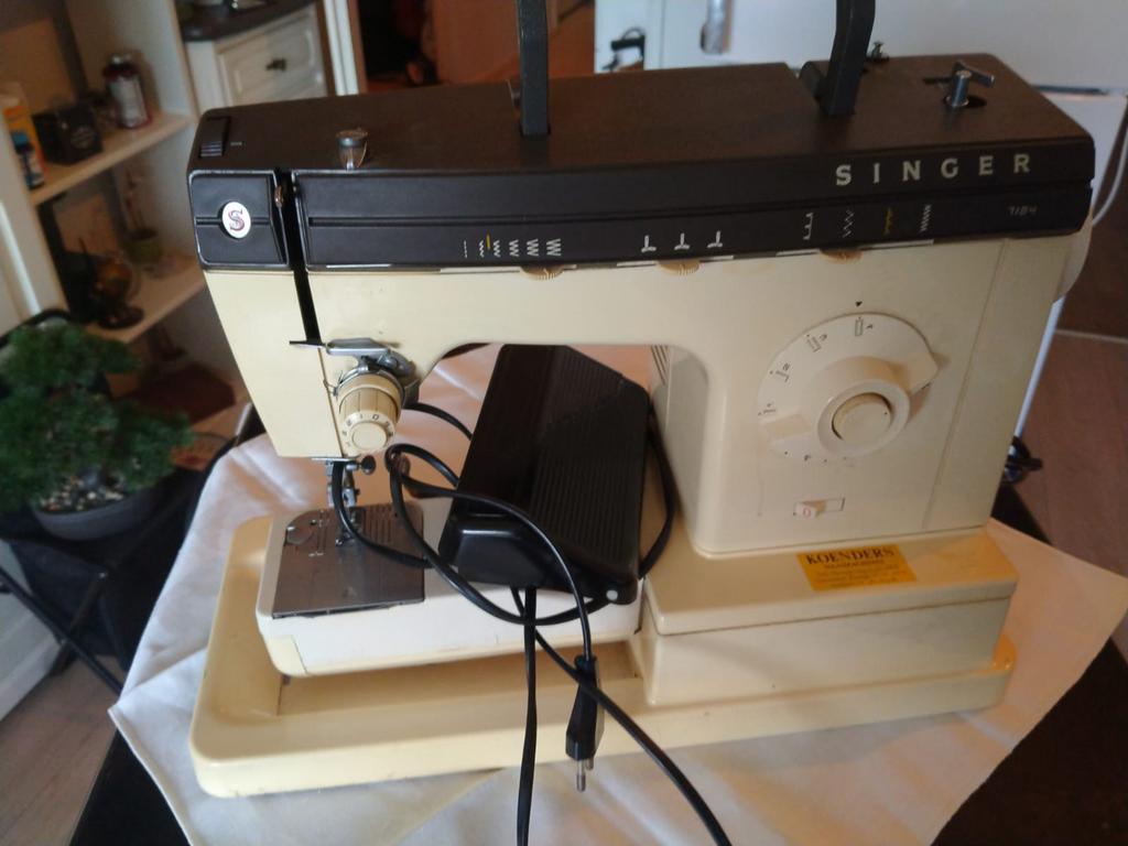 Naaimachine, Hobby en Vrije tijd, Naaimachines en Toebehoren, Ophalen, Zo goed als nieuw, Naaimachine, Overige merken