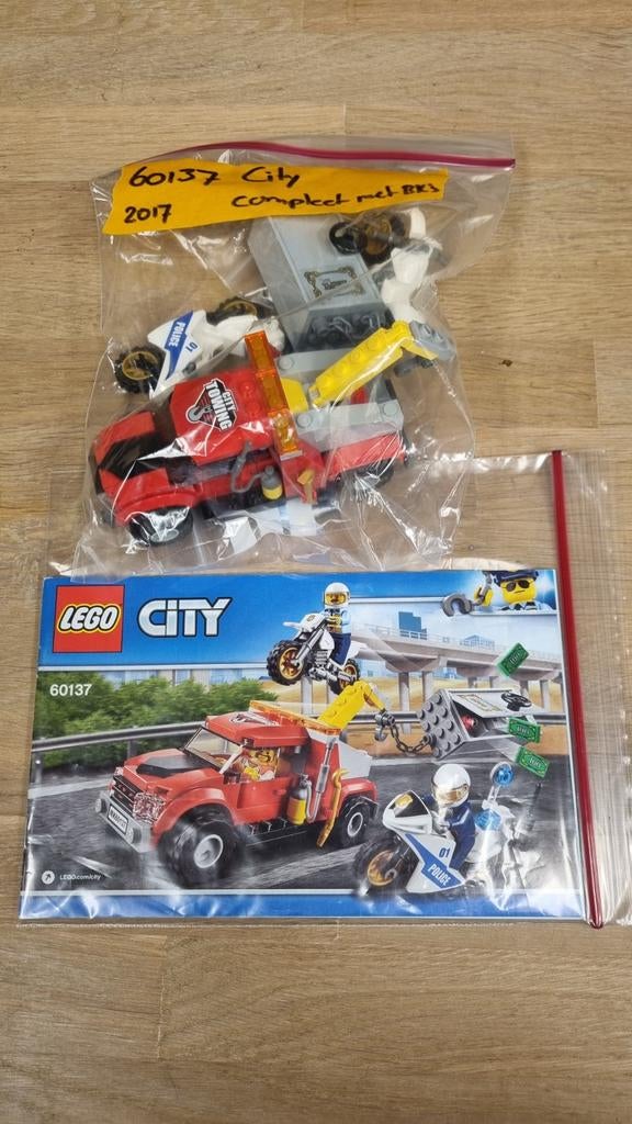 Lego City 60137 Sleepwagen met Politie Motor, Ophalen of Verzenden, Zo goed als nieuw, Complete set, Lego