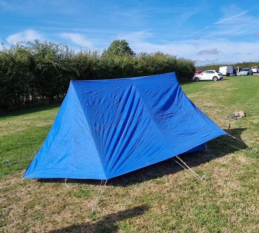 Retro 2-persoons katoenen tent - Blauw/lichtblauw, Caravans en Kamperen, Ophalen of Verzenden, Gebruikt, Tot en met 2