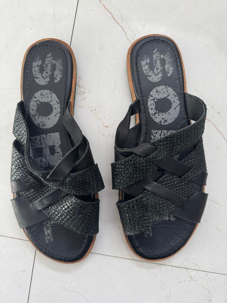 Sorel slippers zwart maat 38 - Z.g.a.n., Kleding | Dames, Schoenen, Ophalen of Verzenden, Zo goed als nieuw, Zwart, Slippers