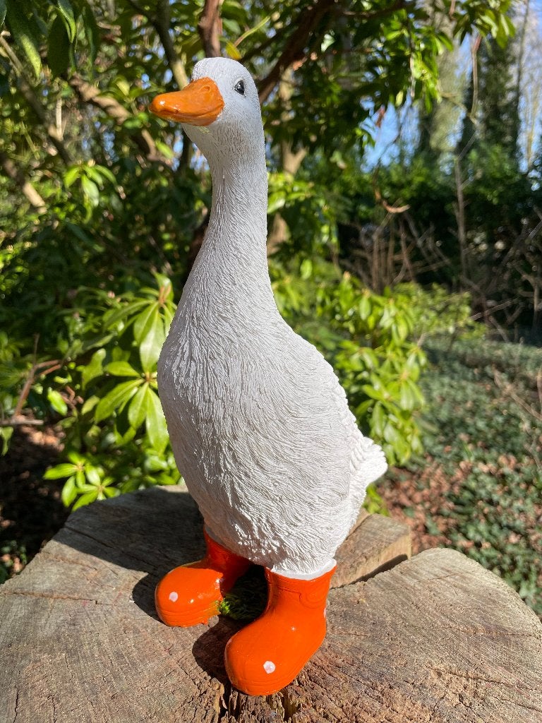 Gans laarsjes, tuin, vijver Oranje 30cm, Tuin en Terras, Tuinbeelden, Ophalen of Verzenden, Nieuw, Kunststof, Dierenbeeld