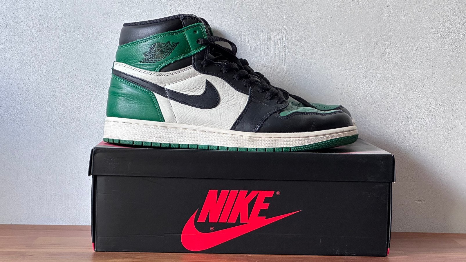 Nike Air Jordan 1 Retro High OG Pine Green 1.0 - maat 46, Kleding | Heren, Schoenen, Overige kleuren, Ophalen of Verzenden, Sneakers of Gympen