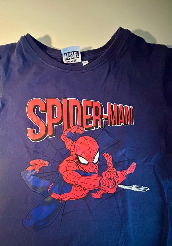 Marvel Spider-Man shirt, SuperMario shirt, surfshirt maat128, Ophalen, Zo goed als nieuw, Jongen, Shirt of Longsleeve