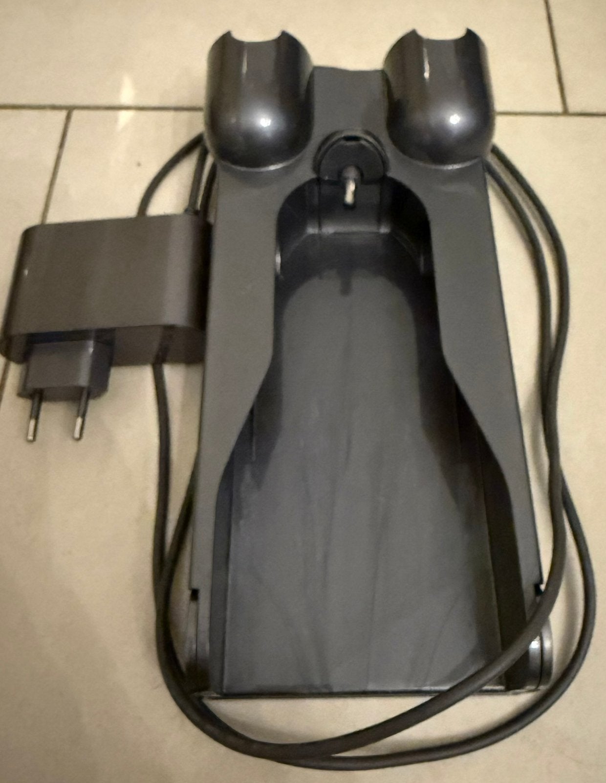 Dyson wandhouder + oplader v15, Ophalen, Gebruikt