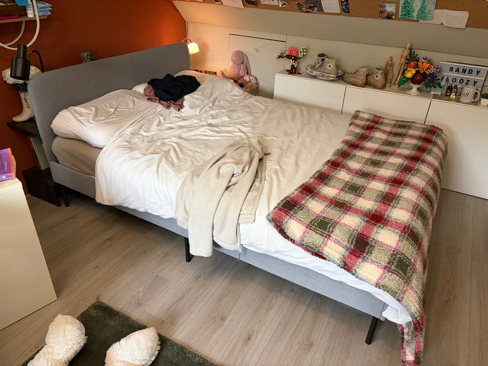 IKEA Slattum bedframe 140x200 cm met lattenbodem met Matras, Ophalen, 140 cm, Zo goed als nieuw, Twijfelaar