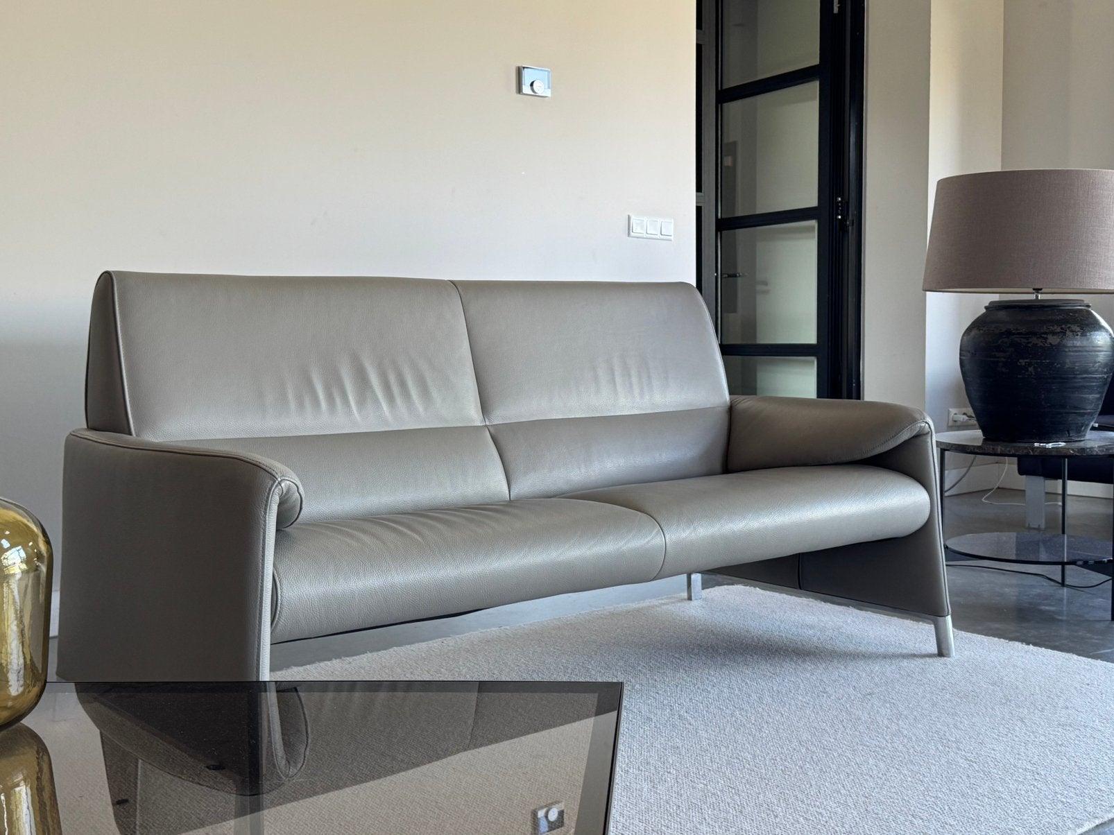Leolux Felizia 2,5zits Bank – taupe/ grijs Leder | Als nieuw, Huis en Inrichting, Leolux, 150 tot 200 cm, Driepersoons, Ophalen of Verzenden