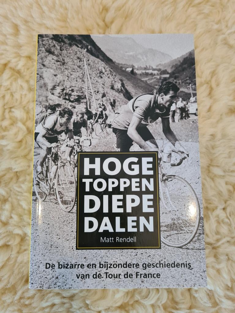 Hoge Toppen Diepe Dalen - Matt Rendell, Ophalen of Verzenden, Zo goed als nieuw, Matt Rendell, Lopen en Fietsen