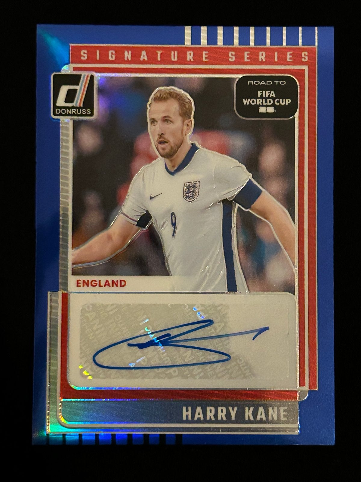 Harry Kane Donruss Signature Series /49 Road to World Cup, Ophalen of Verzenden, Zo goed als nieuw, Buitenlandse clubs, Spelerskaart