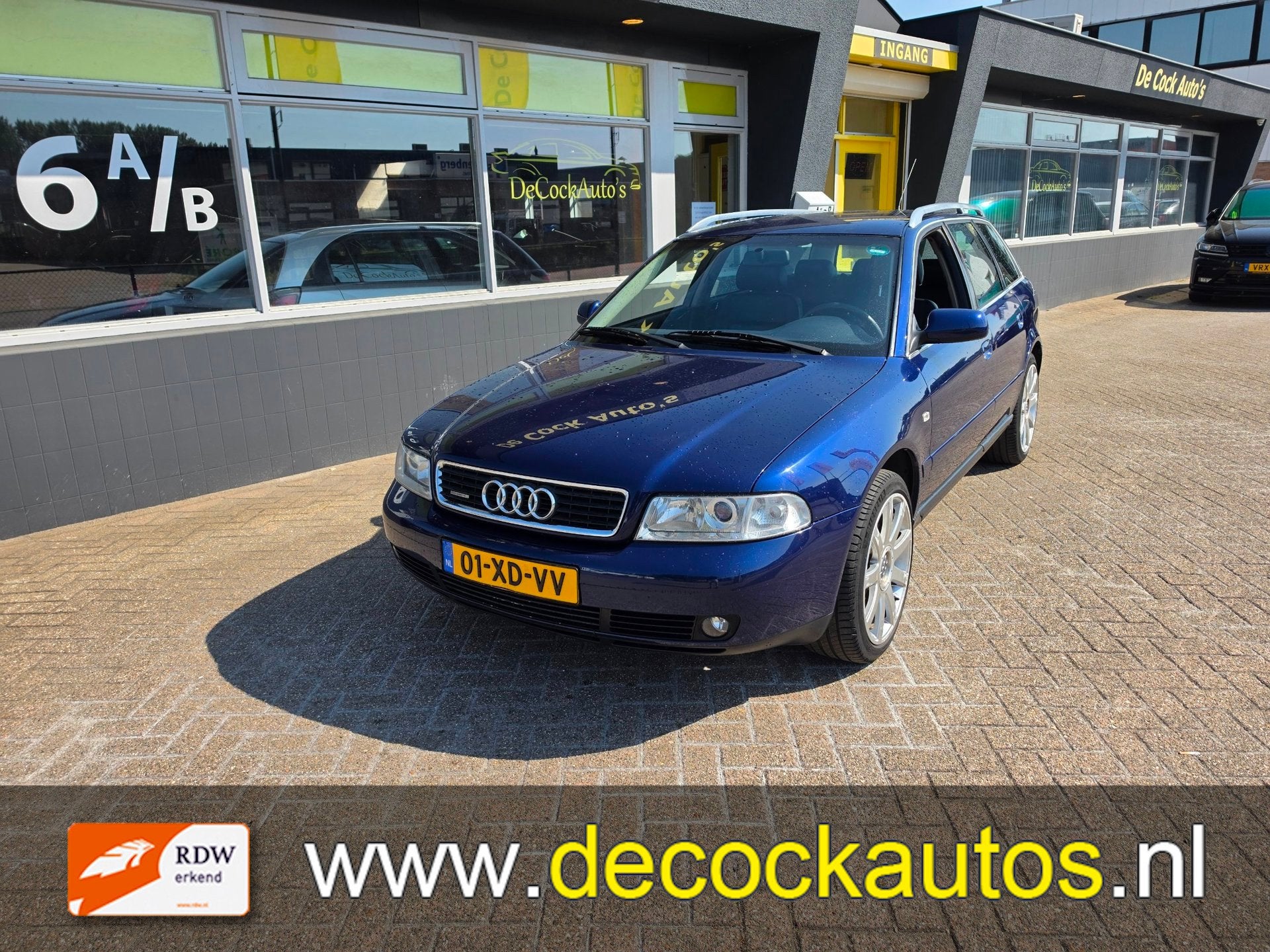 Audi A4 Avant 2.4 V6 quattro Advance/AUTOMAAT, Auto's, Audi, Gebruikt, Blauw, A4, Handgeschakeld