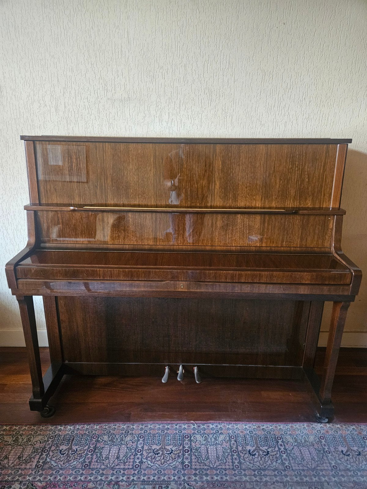 Petrof Piano 131 cm - Recent getaxeerd, Ophalen, Gebruikt, Bruin, Piano