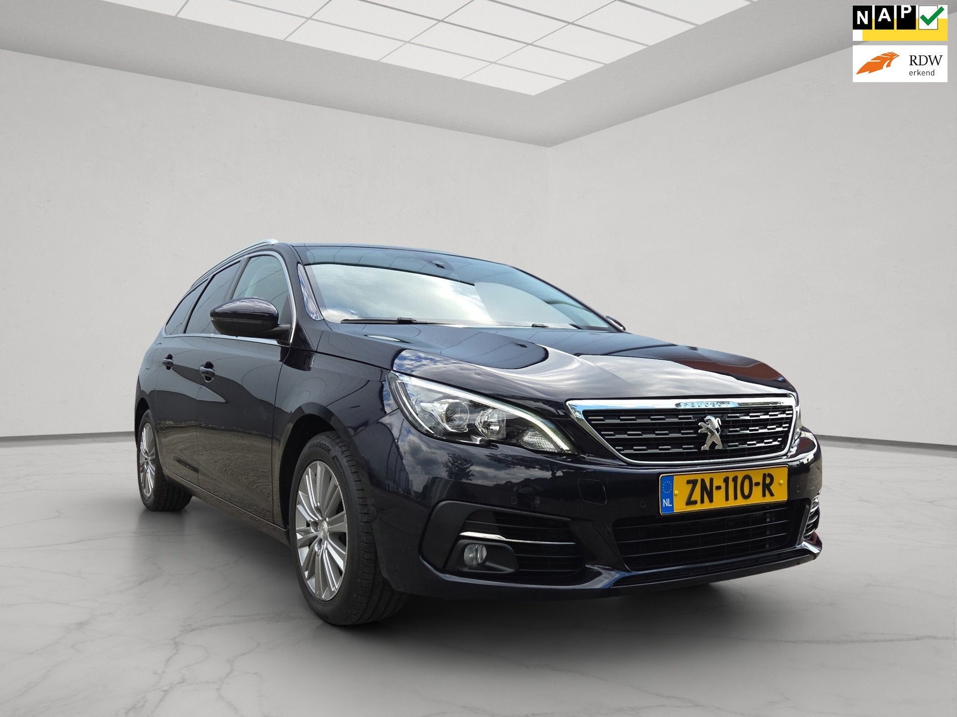 Peugeot 308 SW 1.2 PureTech Allure, Voorwielaandrijving, Stof, Gebruikt, 1199 cc
