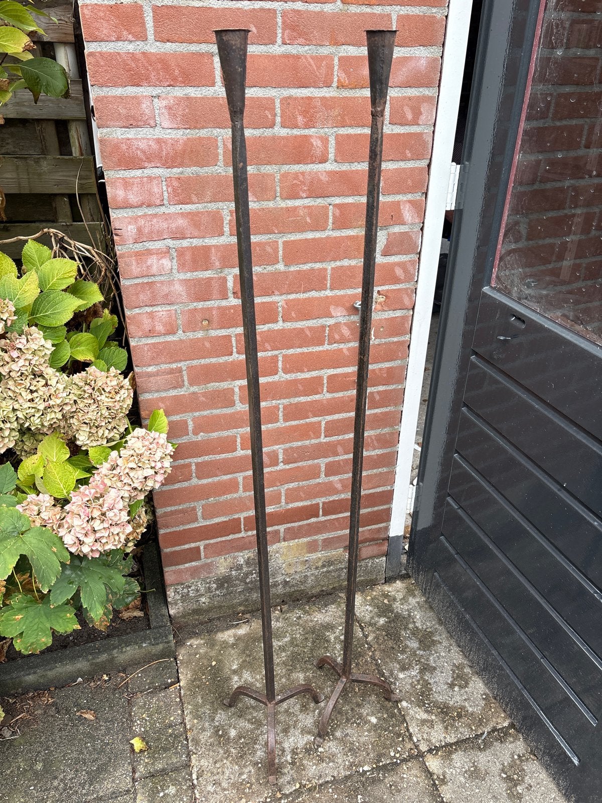 Set van 2 smeedijzeren kandelaars - 1.40 m hoog, Ophalen of Verzenden, Overige materialen