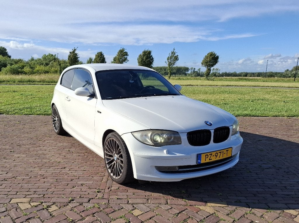 BMW 1-Serie 2.0 118I 3DR 2008 Wit, Auto's, 1-Serie, 1995 cc, Zwart, USB
