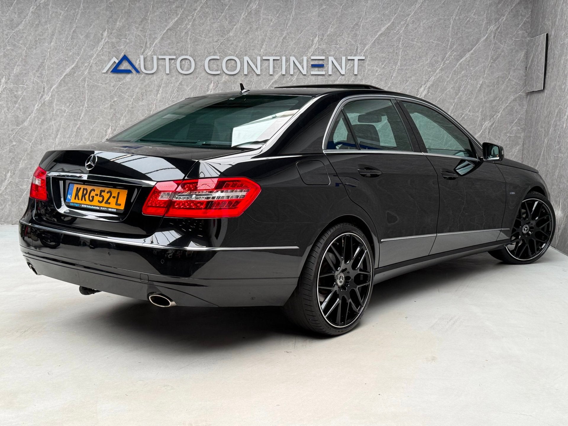 Mercedes-Benz E-klasse 350 CGI Avantgarde 293 PK / Open Dak, Auto's, Mercedes-Benz, Euro 5, Achterwielaandrijving, Gebruikt, Zwart