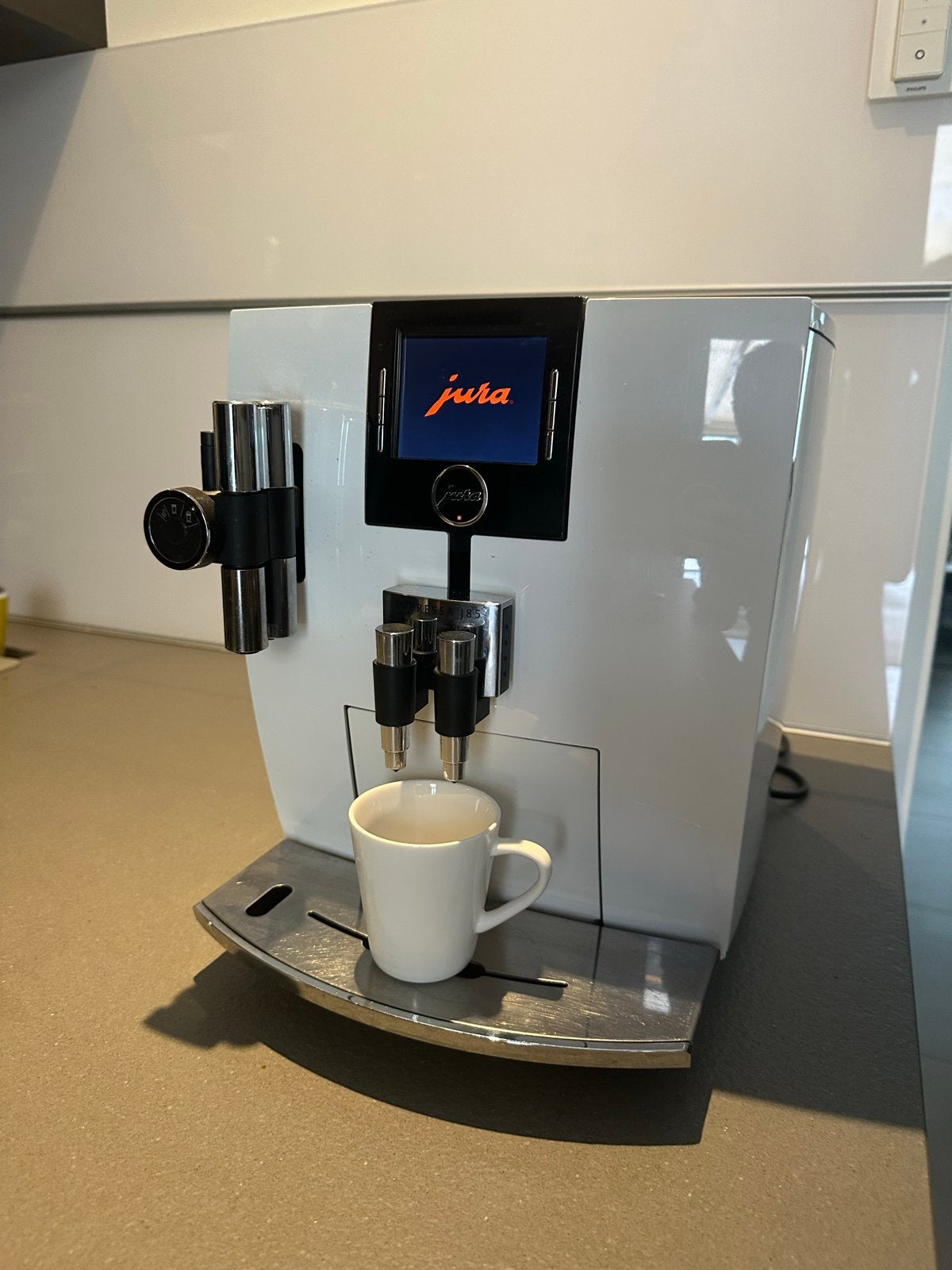 Jura Impressa J85 Koffiemachine, Witgoed en Apparatuur, Ophalen, Afneembaar waterreservoir, Gebruikt, Koffiemachine