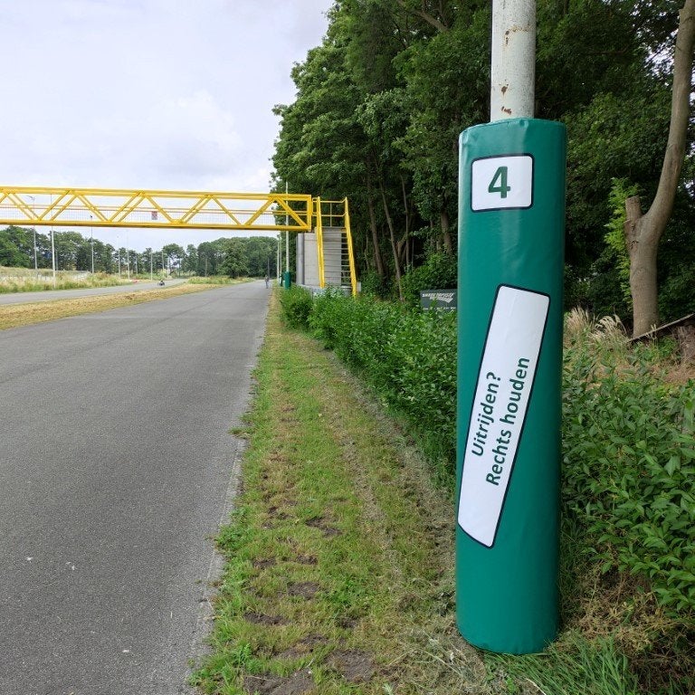Foto 2 van Protelli paalbescherming, stootkussen en aanrijdbescherming