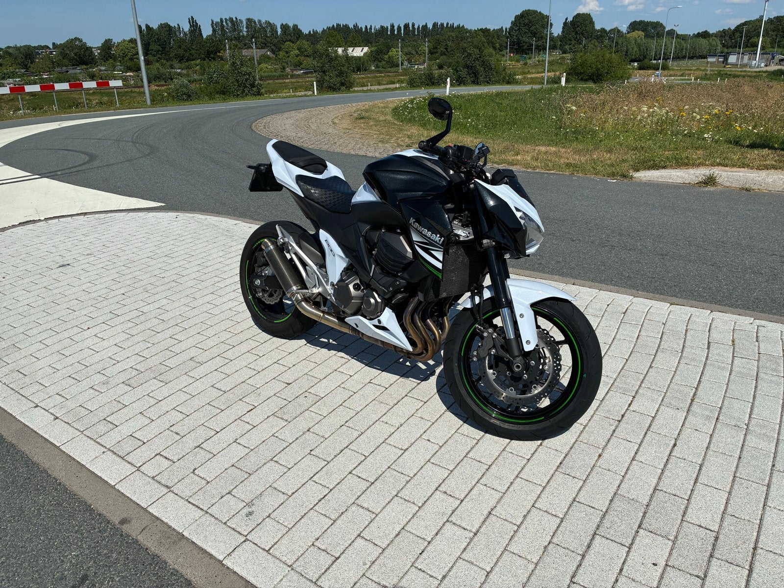 Kawasaki Z800 - Naked Bike met Sc project uitlaat, Motoren, Sportuitlaat, 4 cilinders, Motorrijbewijs A, Gebruikt