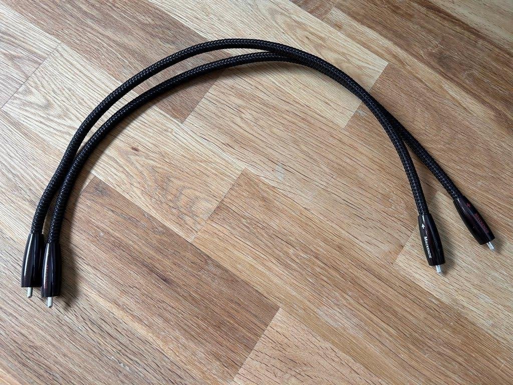 AudioQuest Mackenzie RCA – stereopaar 50 cm – zgan + doos, Ophalen of Verzenden, Zo goed als nieuw, Minder dan 2 meter, Interlink-kabel