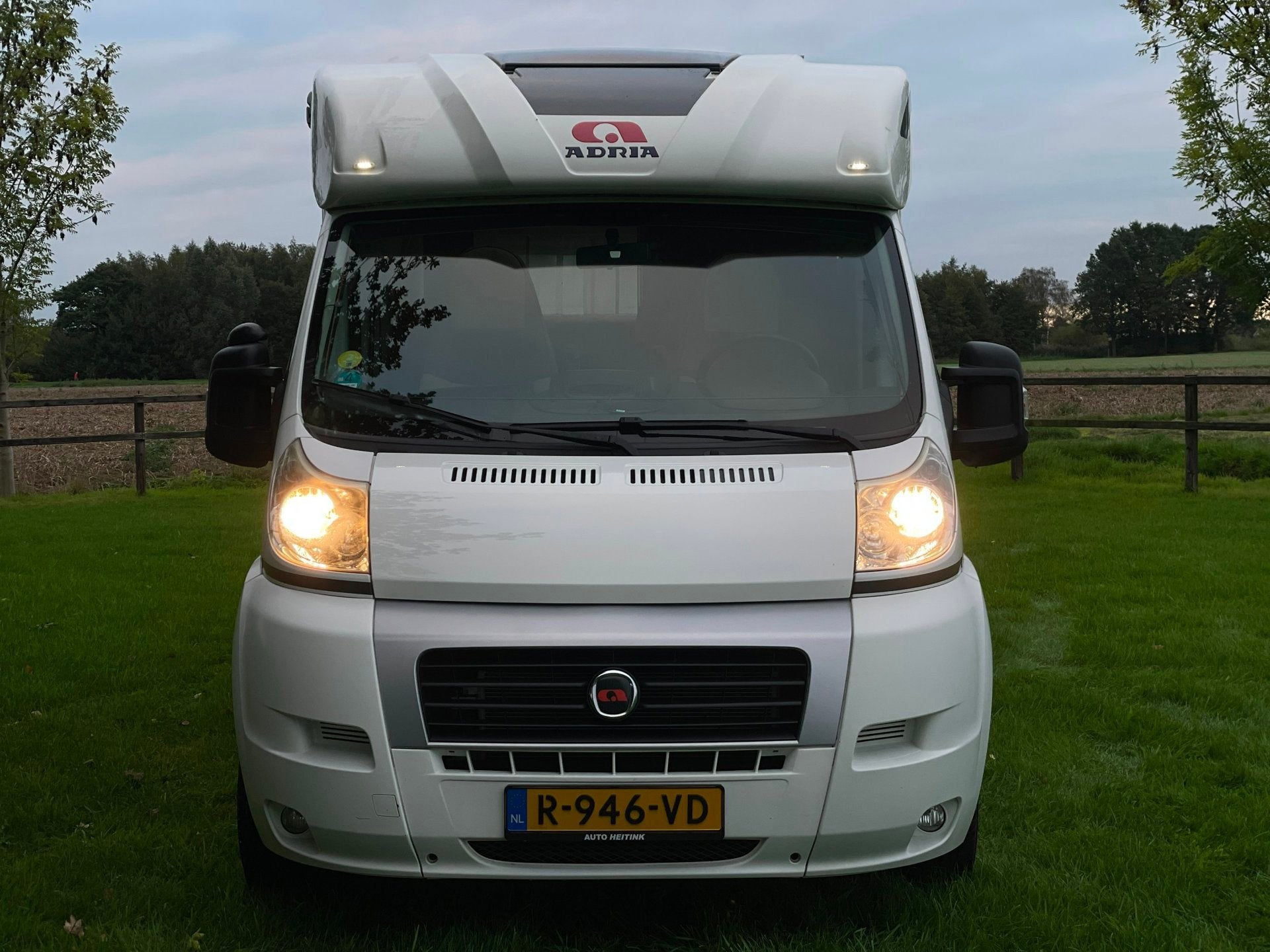 Adria COMPACT SP, Caravans en Kamperen, Ringverwarming, Startonderbreker, Bedrijf, Half-integraal