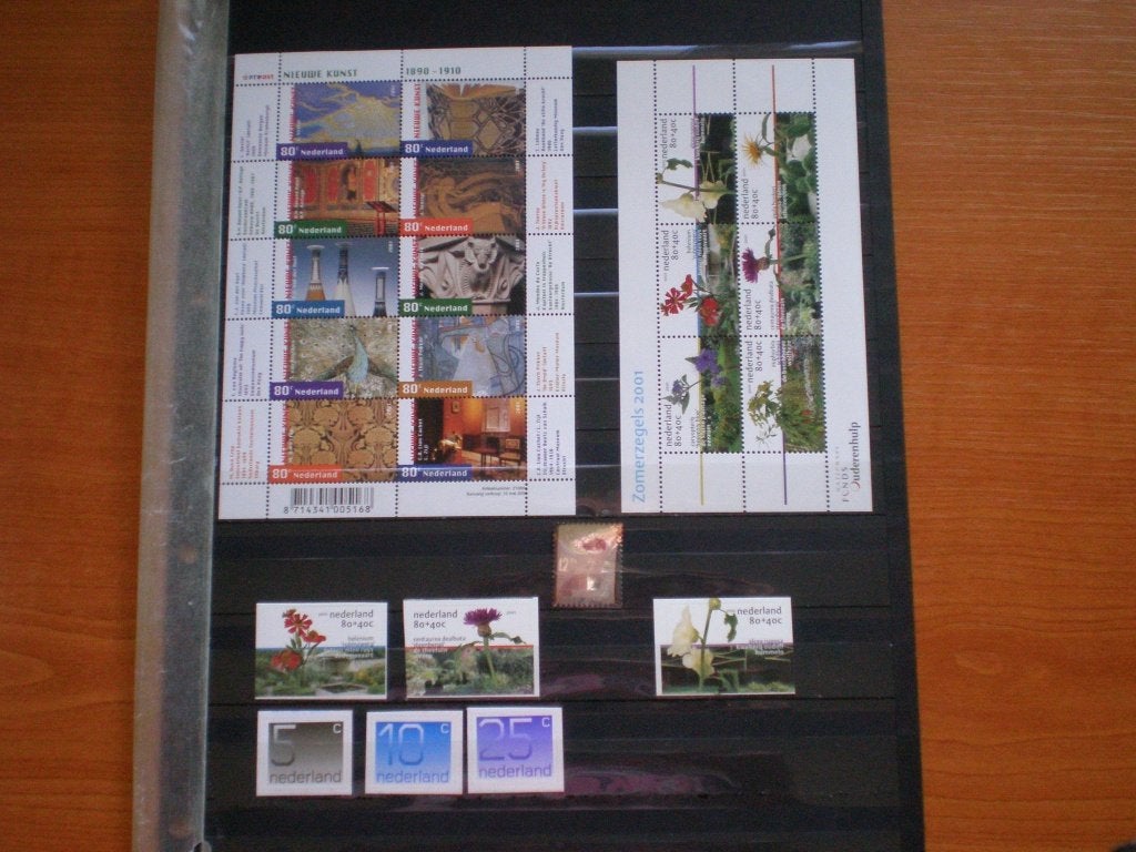 Jaargang (ook per serie ) 2001 tot de Euro ( T 77)..€ 6,50, Verzenden