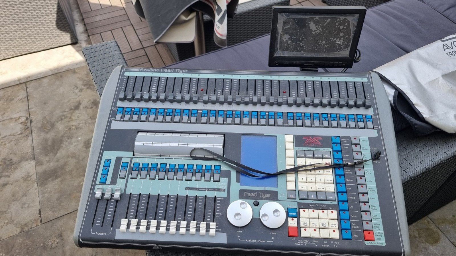 Avolites Pearl Tiger Lichttafel in Flightcase en LCD scherm, Ophalen of Verzenden, Gebruikt, Licht
