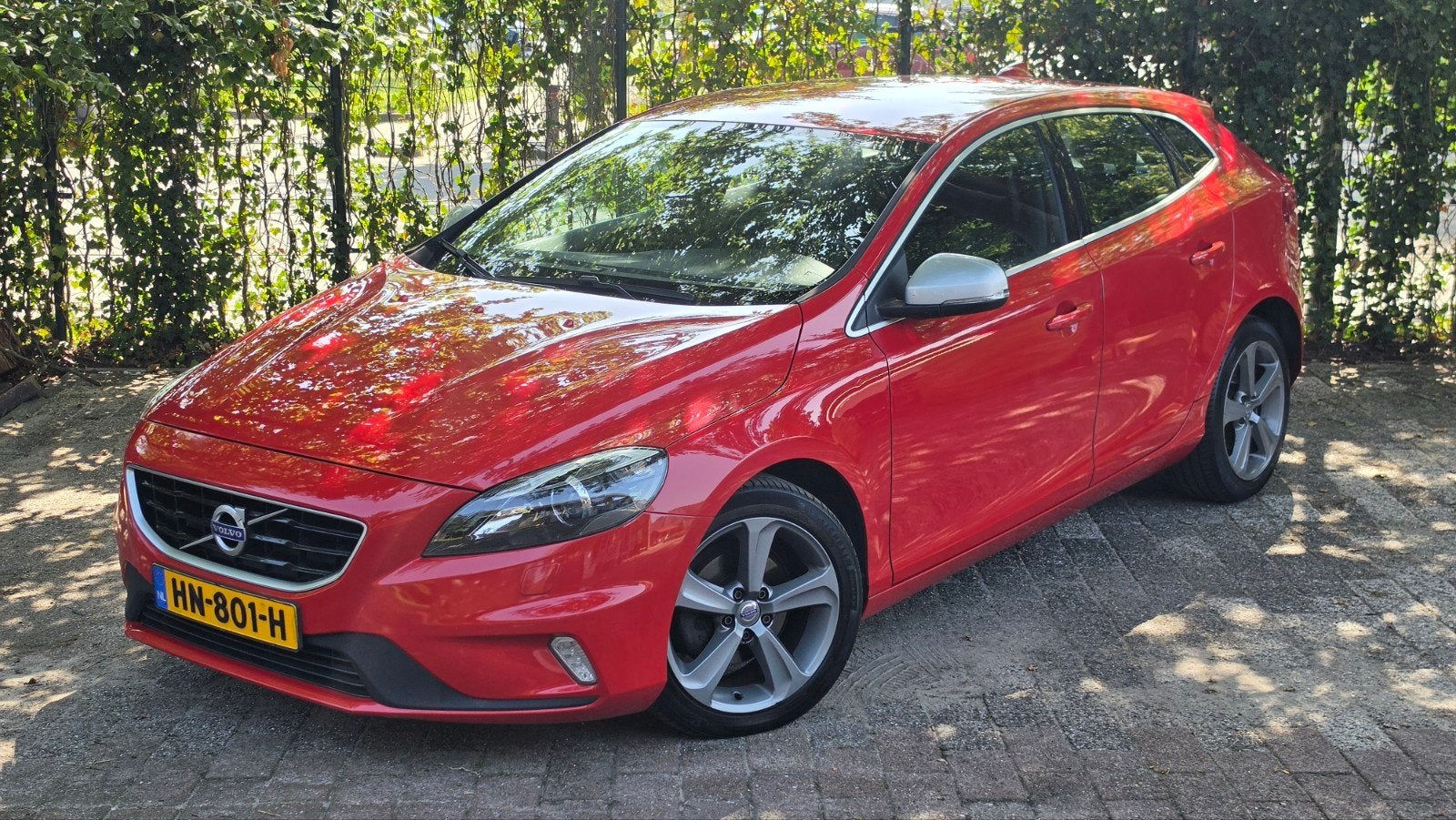 Volvo V40 2.0 D2 R-Design 120PK NAP Xenon Navigatie Trekhaak, Voorwielaandrijving, 4 cilinders, 1969 cc, Origineel Nederlands