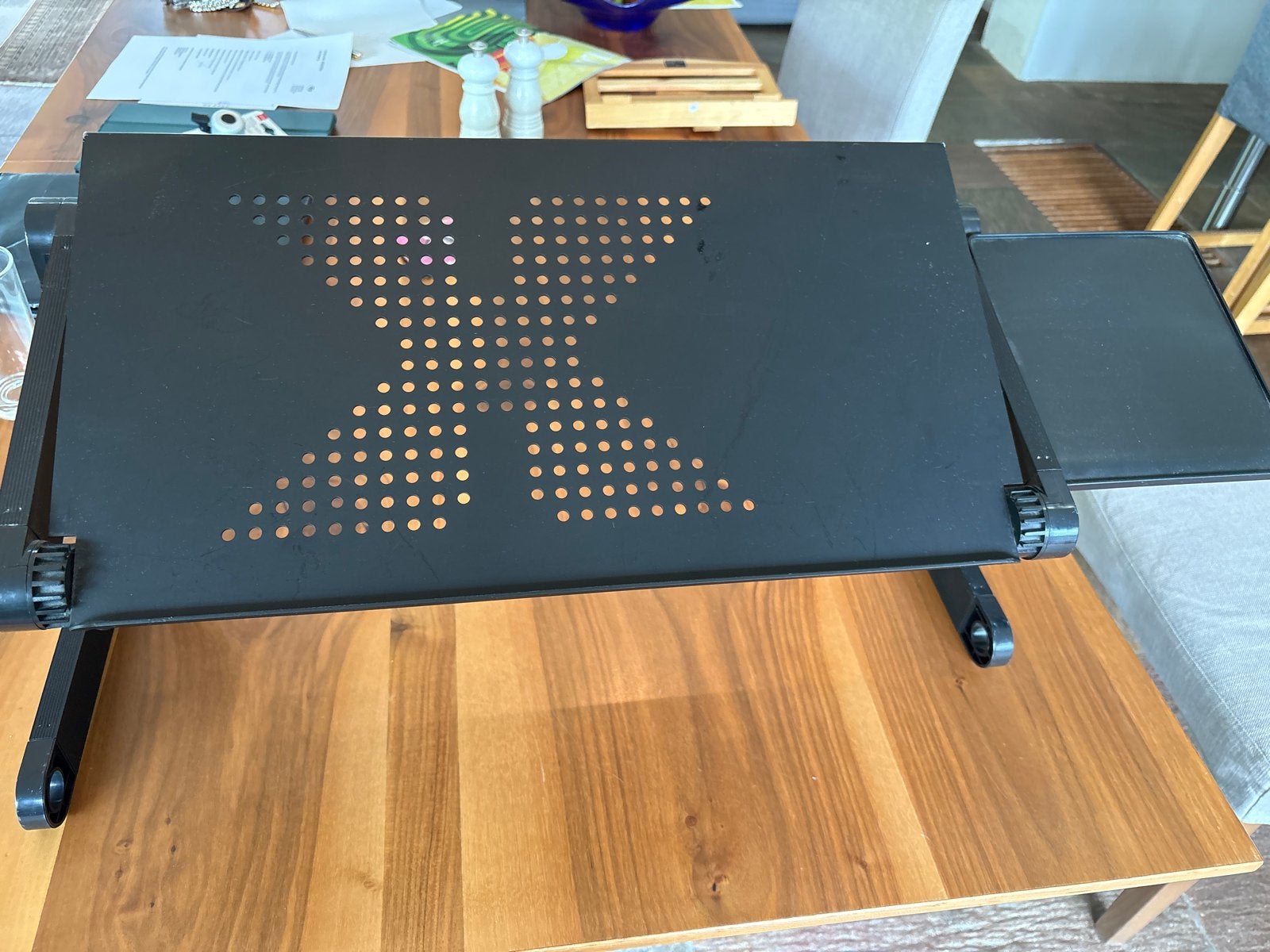 Verstelbare laptopstandaard met koelgaten en muisplateau, Ophalen, Gebruikt, In diepte verstelbaar