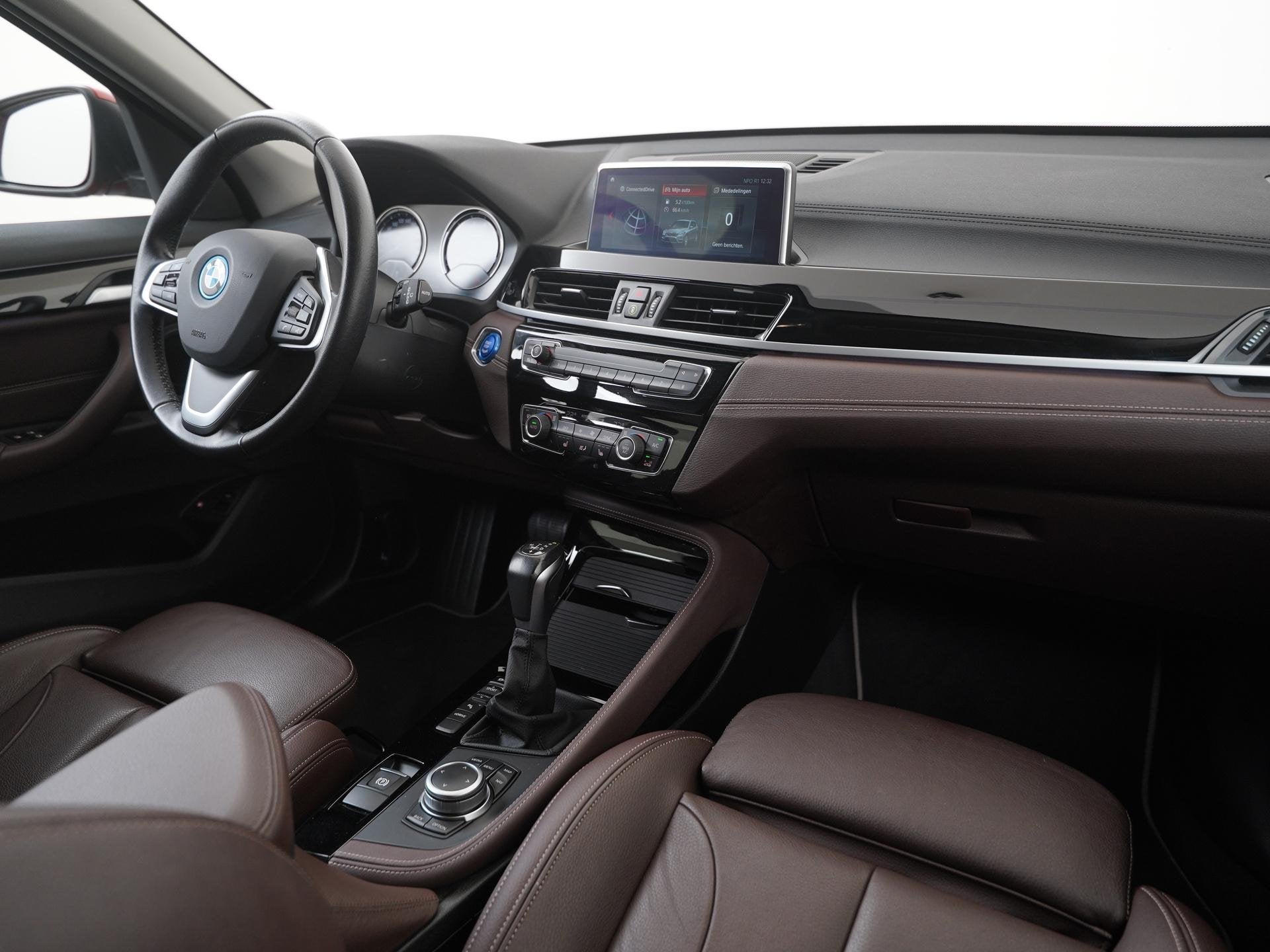 BMW X1 xDrive25e High Executive PHEV | Trekhaak | Leder | Zo, Gebruikt, Overige kleuren, Vierwielaandrijving, Hybride Elektrisch/Benzine