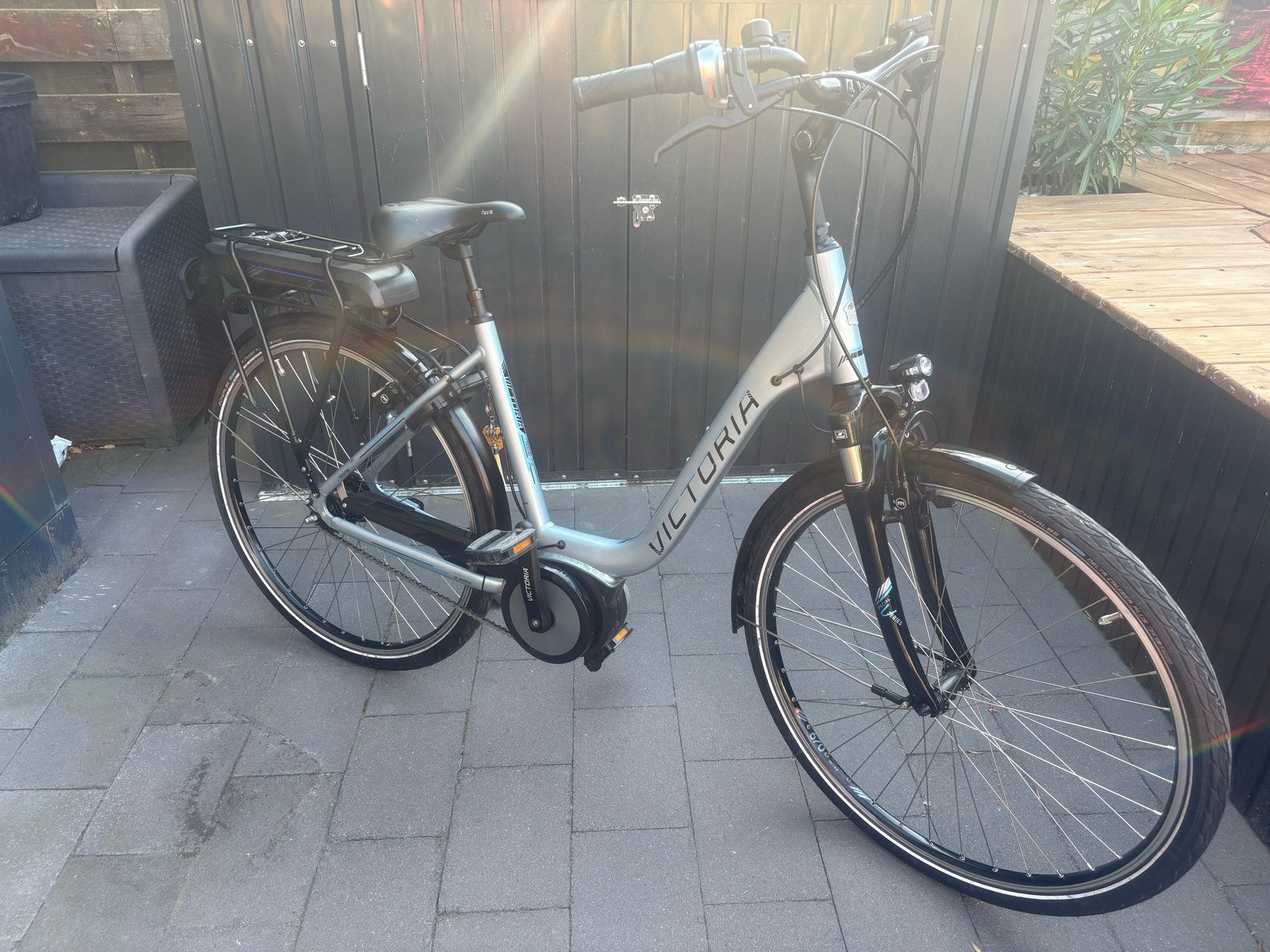 Victoria eTrekking 5.7 SE E-bike - Zilver grijs, Bosch accu, Zo goed als nieuw, 51 tot 55 cm, 50 km per accu of meer, Ophalen