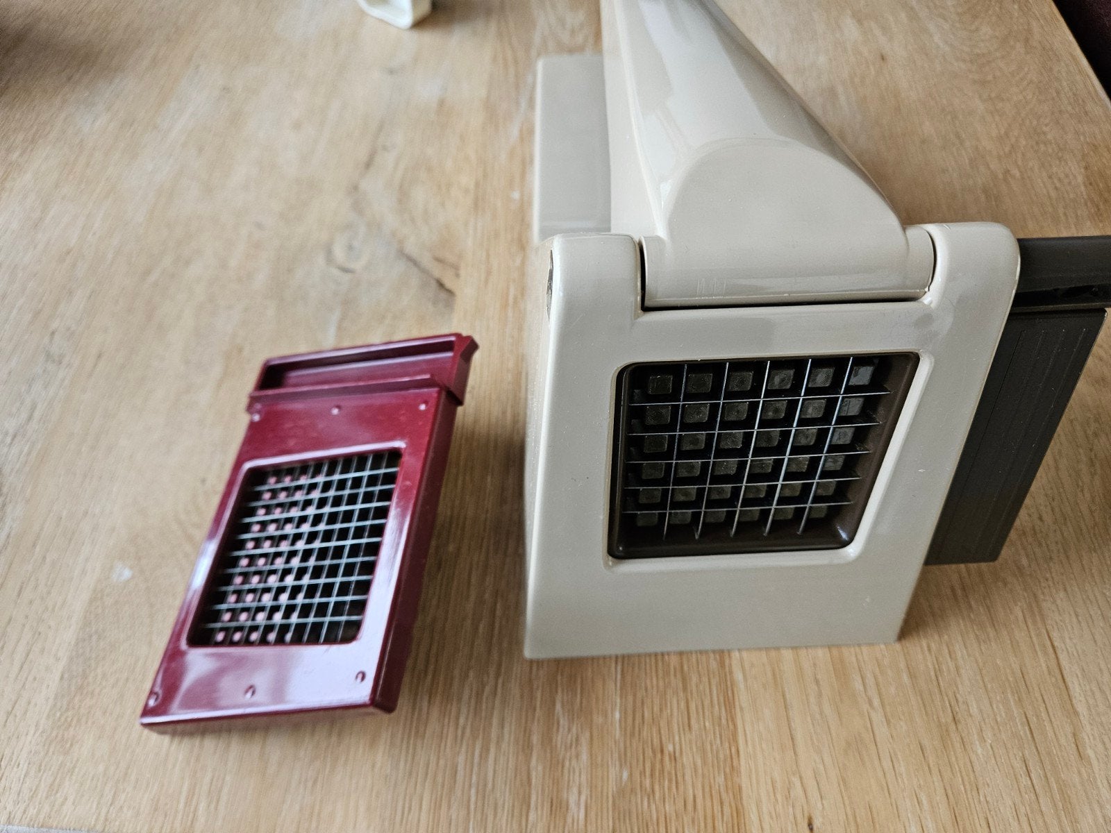 Frites snijder met 2 opzetstukken, Metaal, Overige merken, Ophalen, Beige