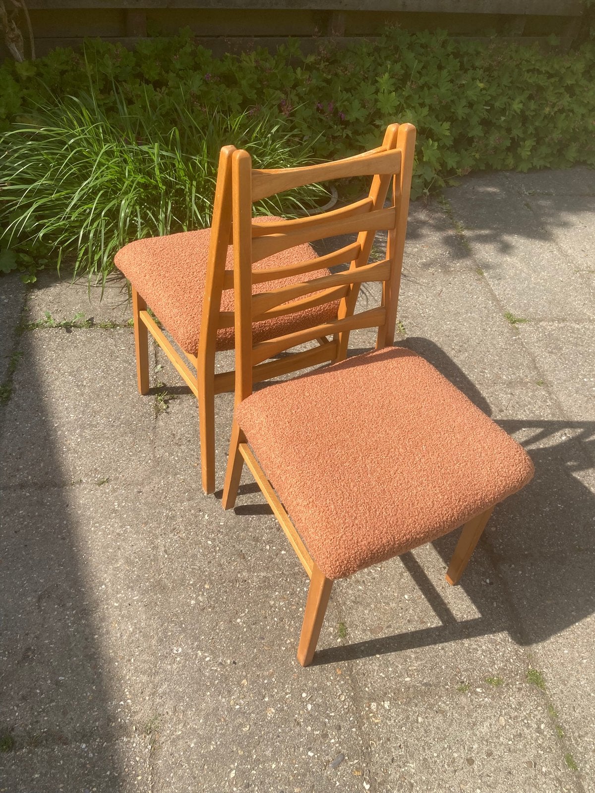 Twee nieuw gestoffeerde vintage storlen, Ophalen