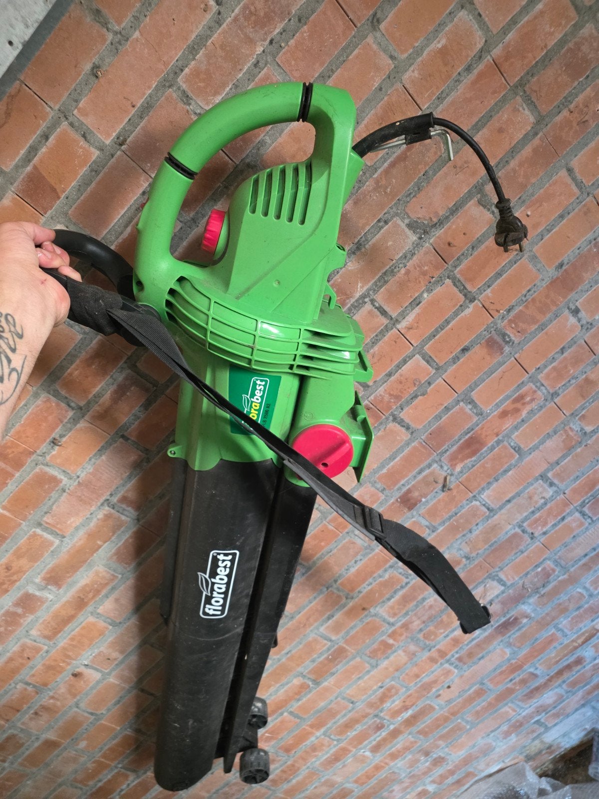 Florabest elektrische bladblazer met zuigfunctie, Tuin en Terras, Bladblazers, Ophalen, Gebruikt, Florabest, Met opvangzak