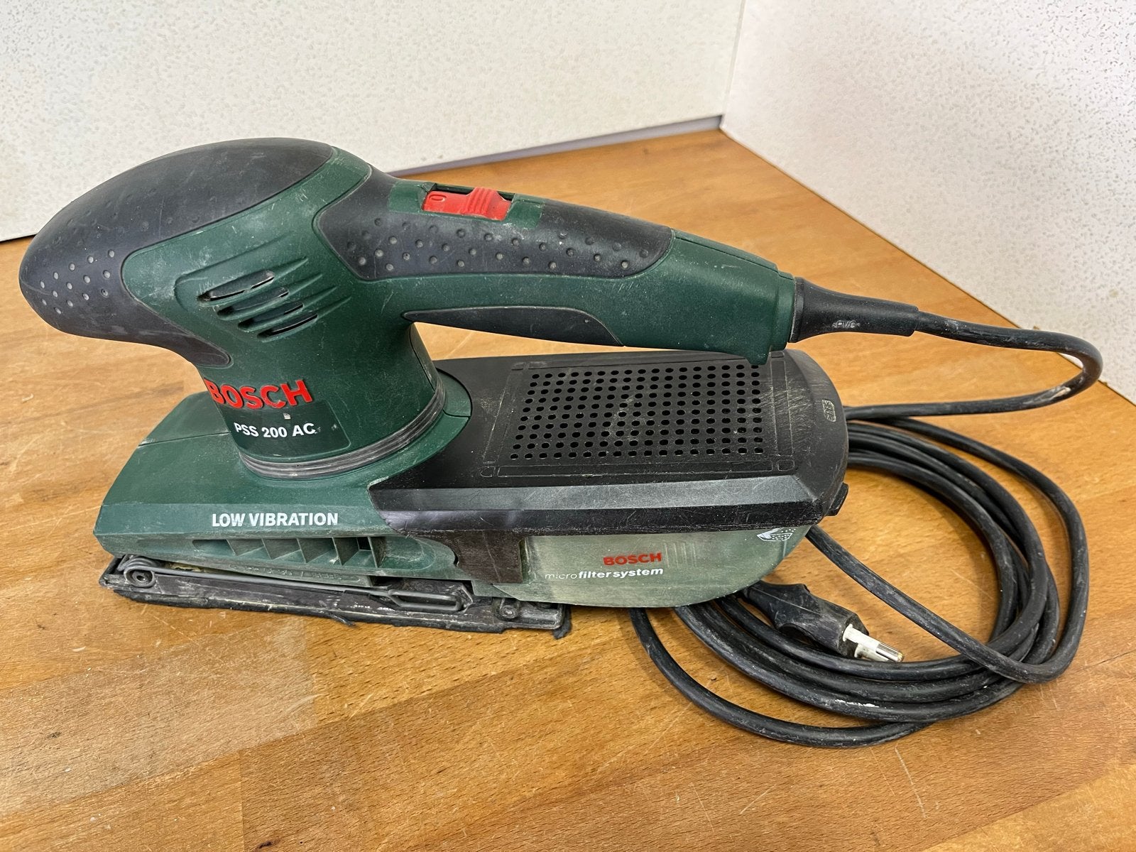 Bosch PSS 200 AC Vlakschuurmachine - Gebruikt, Ophalen of Verzenden, Gebruikt, Minder dan 600 watt, Vlakschuurmachine