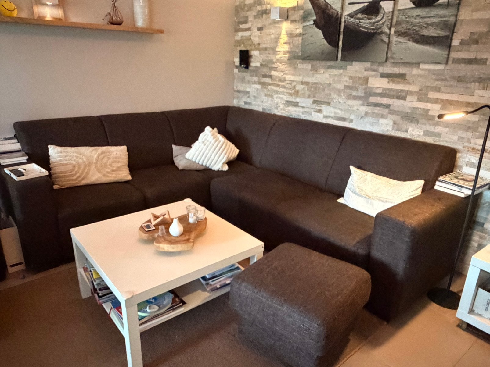 GRATIS Donkerbruine hoekbank met salontafel, Ophalen, 250 tot 300 cm, Gebruikt, Hoekbank