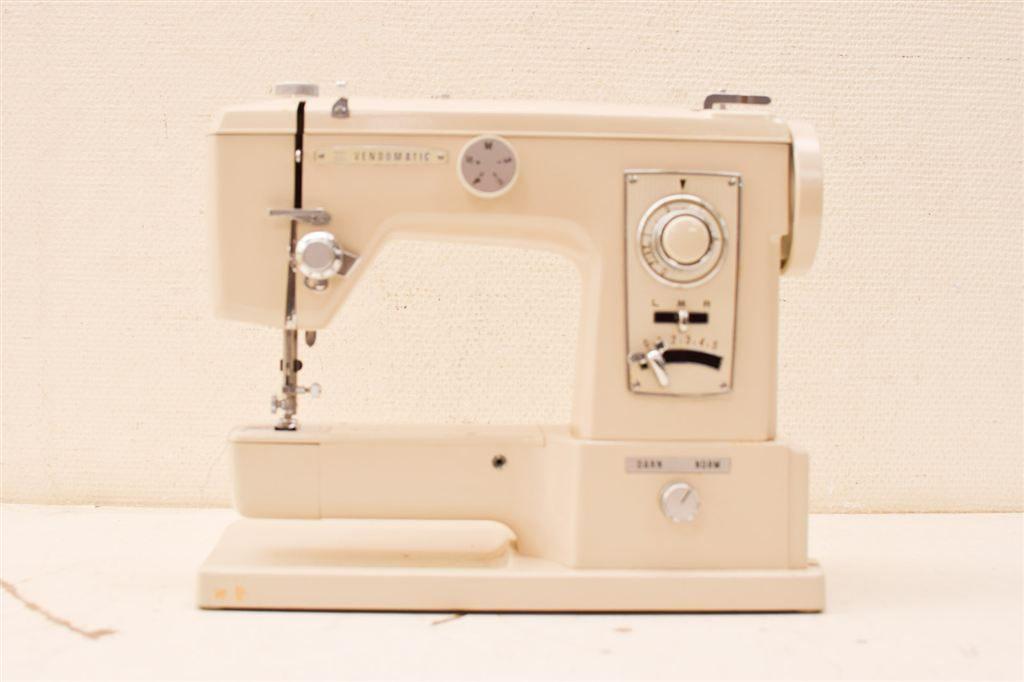 Vendomatic Naaimachine 46120