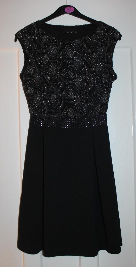 Cocktailjurk / LBD van Lola Liza maat 34, Kleding | Dames, Zwart, Ophalen of Verzenden, Zo goed als nieuw, Maat 34 (XS) of kleiner