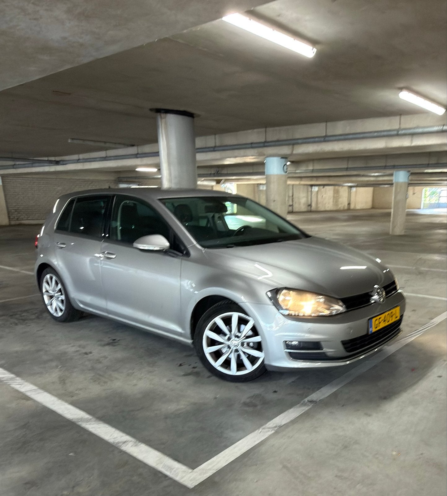 Volkswagen Golf 1.2 TSI 77KW 5D DSG 2015 Grijs, 4 cilinders, 620 kg, Origineel Nederlands, 1151 kg