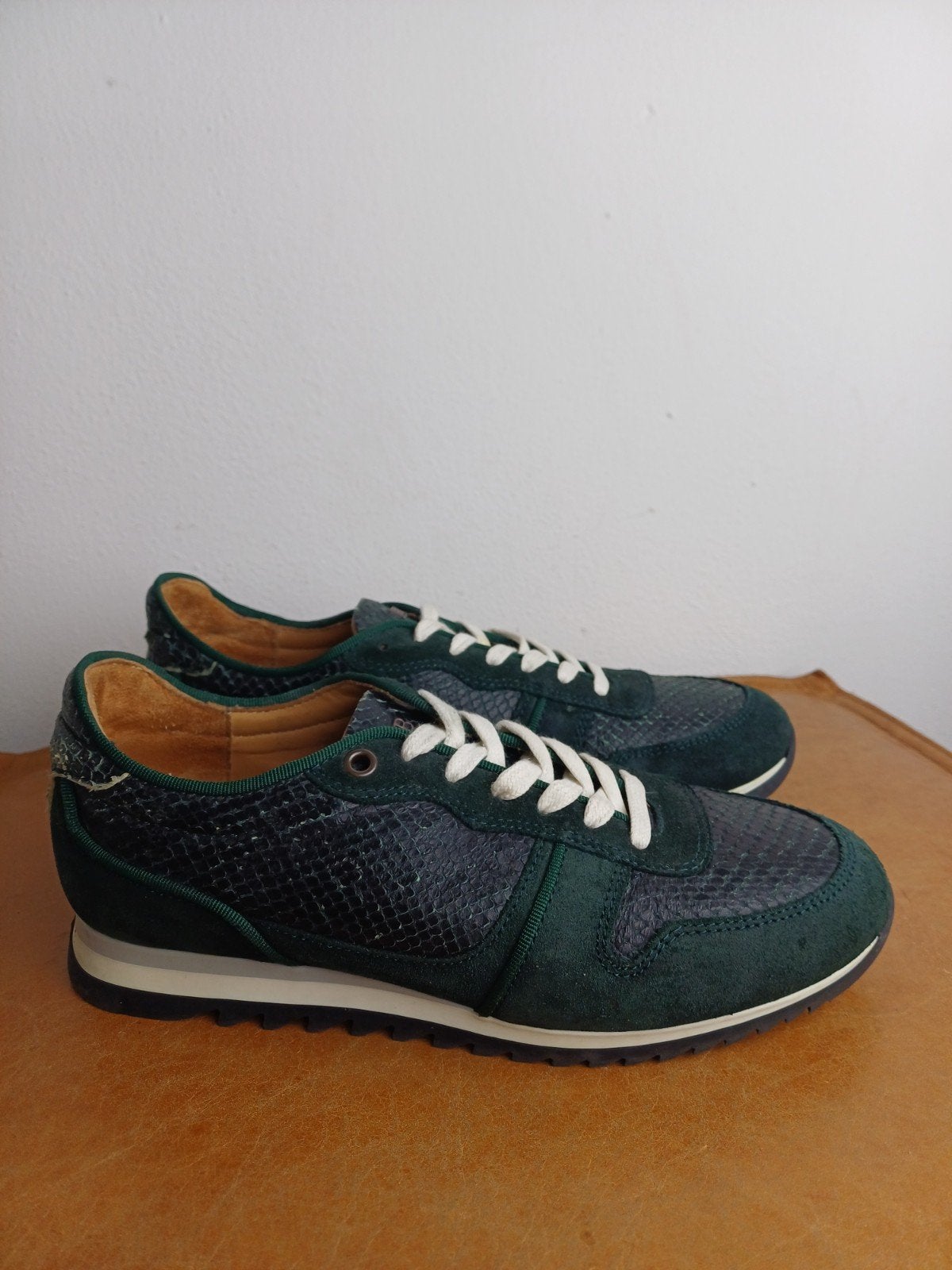Sneakers groen snakeprint/suède Fred de la Bretoniere 39, Ophalen of Verzenden, Zo goed als nieuw, Groen, Sneakers of Gympen