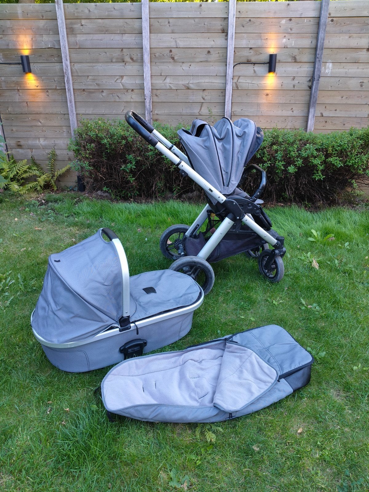 Gratis kinderwagen. Zowel met babymand als zitje voor peuter, Kinderen en Baby's, Kinderwagens en Combinaties, Ophalen, Gebruikt