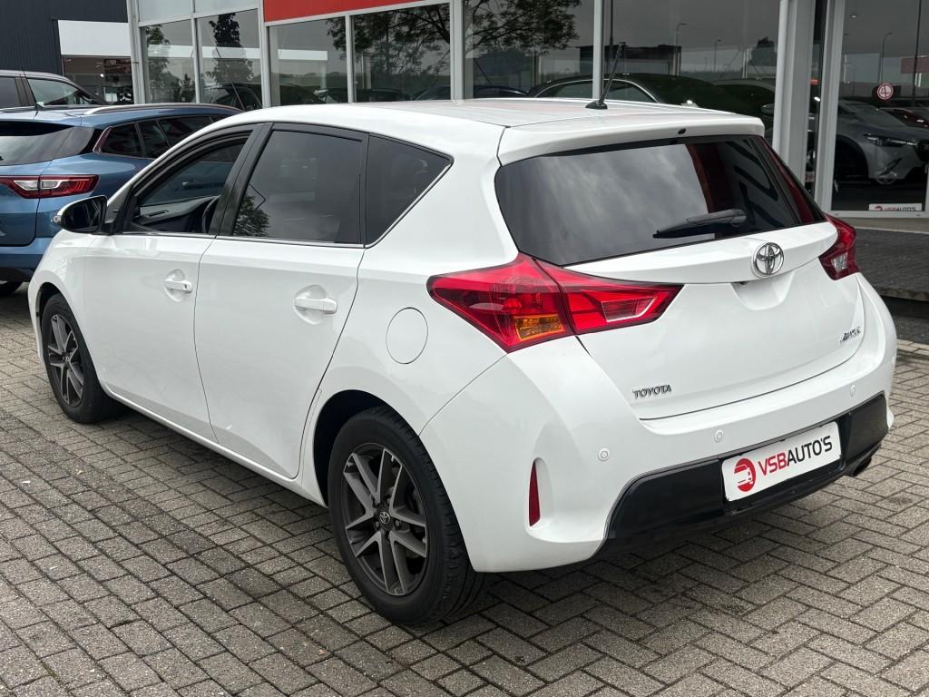 Toyota AURIS 1.6 EXECUTIVE 132PK CARPLAY NAVI CAMERA CLIMATE, Euro 5, Gebruikt, Huisgarantie, 4 cilinders