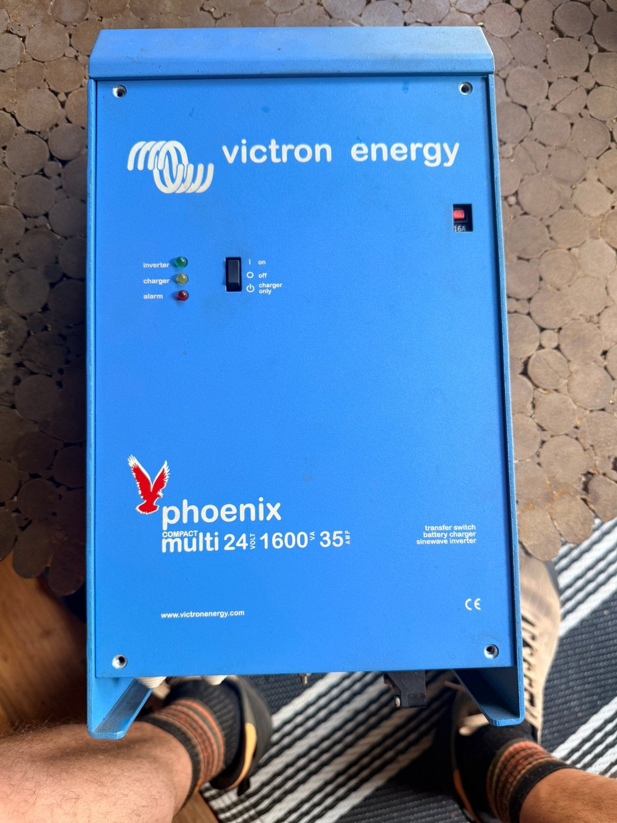 Victron energy phoenix conpact mult 24 volt 1600va 35 amp, Ophalen of Verzenden, Zo goed als nieuw, Overige typen
