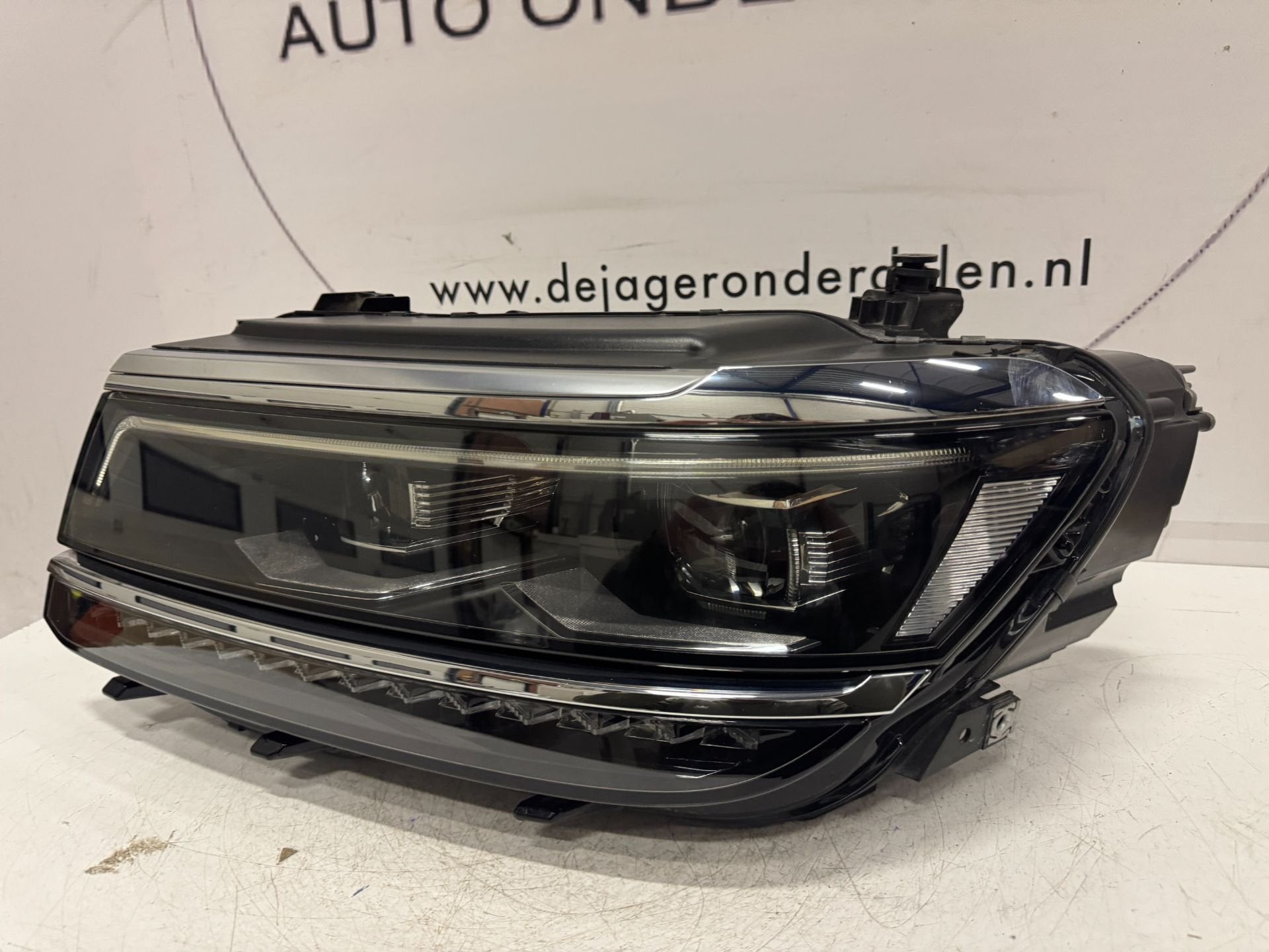 VW TIGUAN VOL LED KOPLAMP LINKS 5NB941081D 2016-, Auto-onderdelen, Verlichting, Gebruikt, Volkswagen, Volkswagen AG, Berliner Ring 2
38440  Wolfsburg, DE