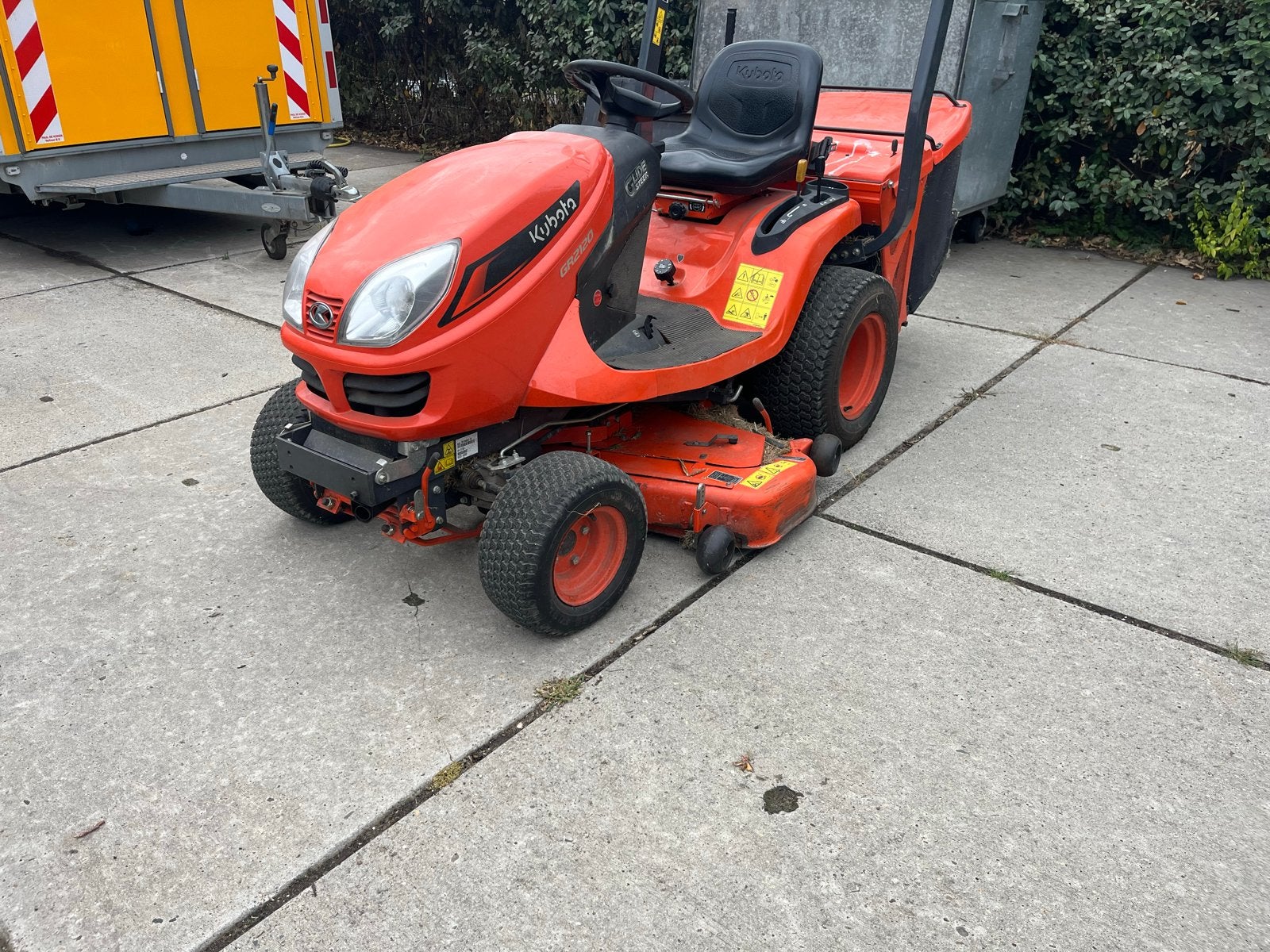 Kubota GR2120 zitmaaier met opvangbak, Ophalen, Cirkelmaaier, Gebruikt, Opvangbak