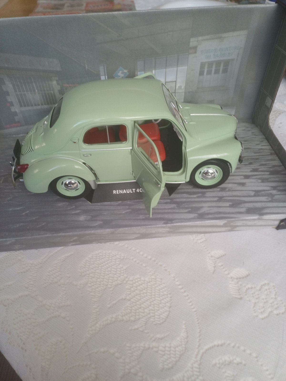 Solido Renault 4CV 1:18 Modelauto - Nieuw in Doos, Ophalen of Verzenden