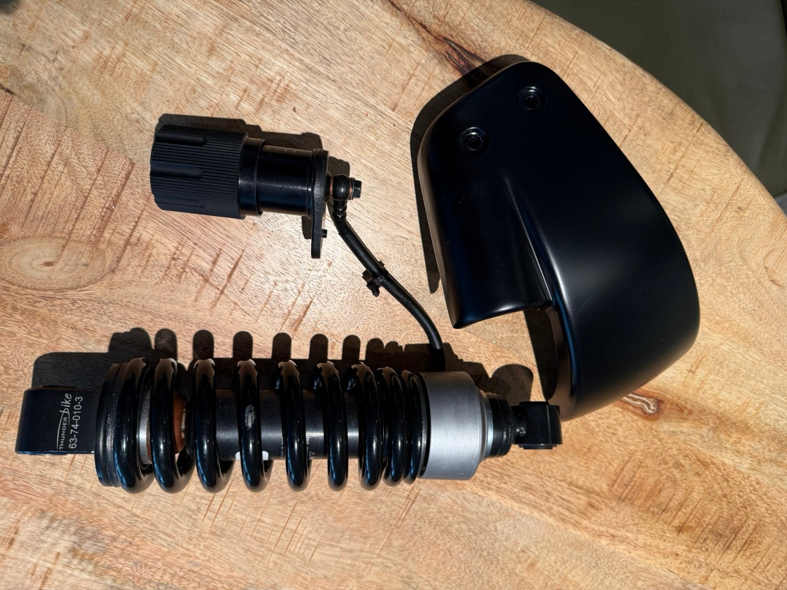 Schokbreker Harley breakout 2024 verlaagd, Ophalen of Verzenden, Gebruikt