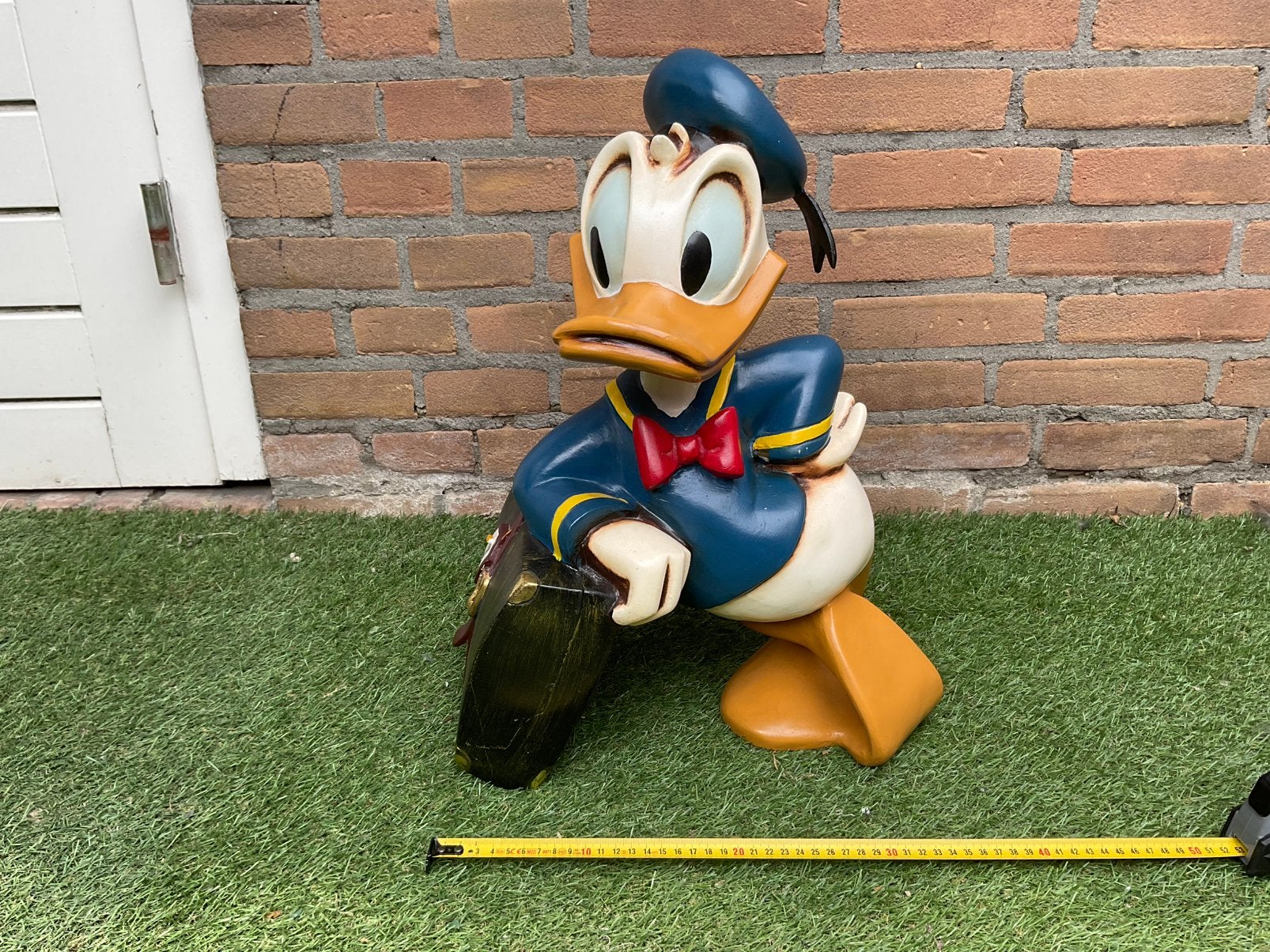 Disney Donald Duck met reiskoffer beeld hoogte ca 53cm, Ophalen, Donald Duck, Beeldje of Figuurtje
