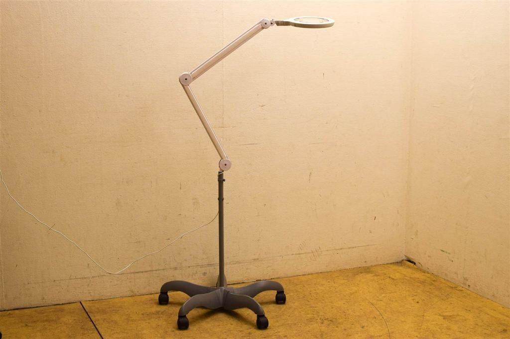 Vloer Loeplamp 49881, Hobby en Vrije tijd, Vergrootglazen, Loepen en Loeplampen, Ophalen of Verzenden, Gebruikt, Loeplamp