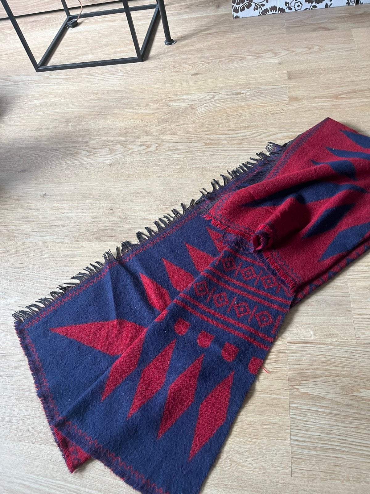Leuke sjaal met azteken patroon uit boetiekje, Kleding | Dames, Ophalen of Verzenden, Zo goed als nieuw, Sjaal