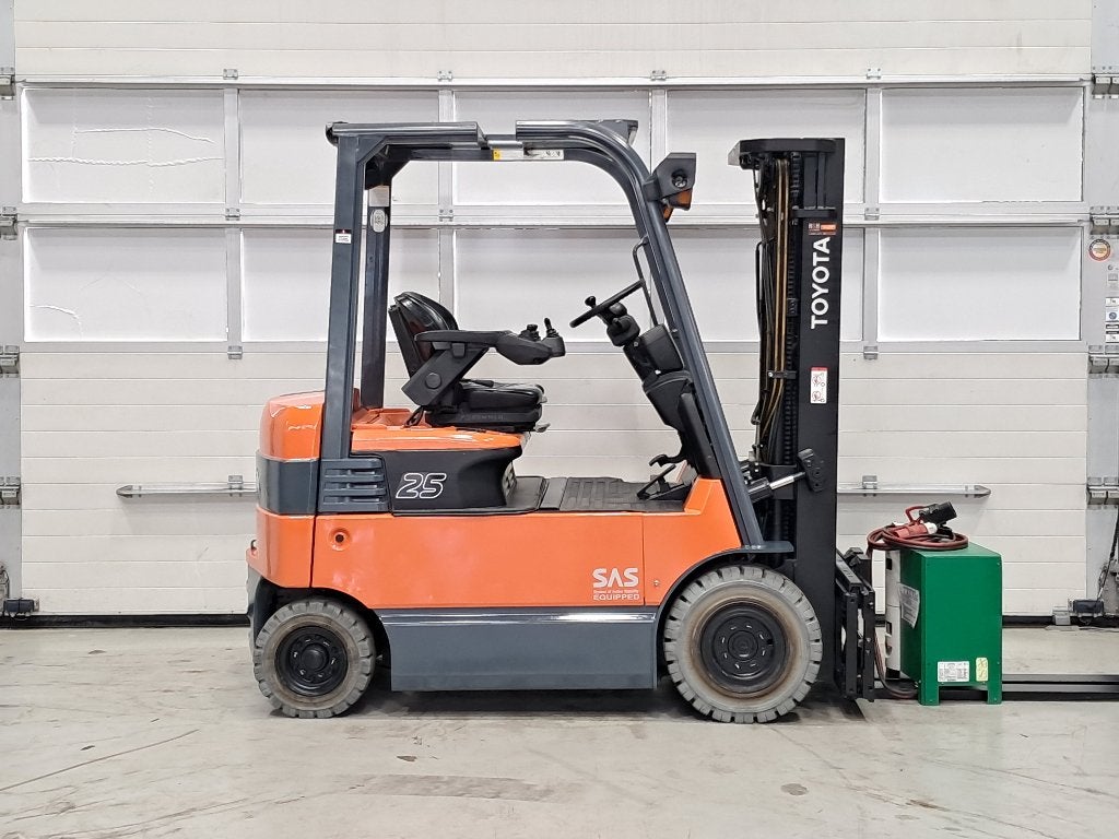 Toyota 7FBMF25 Accu 2023, 2500kg, Triplex, Vorkversteller, Ophalen, Heftruck, Toyota, Elektrisch