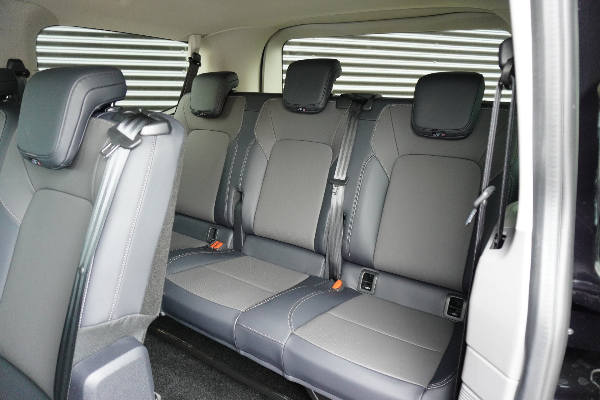 Volkswagen e-Transporter Caravelle 32 L1H1 Style 2 Schuifdeu, Auto's, Automaat, Achterwielaandrijving, Gebruikt, 2000 kg